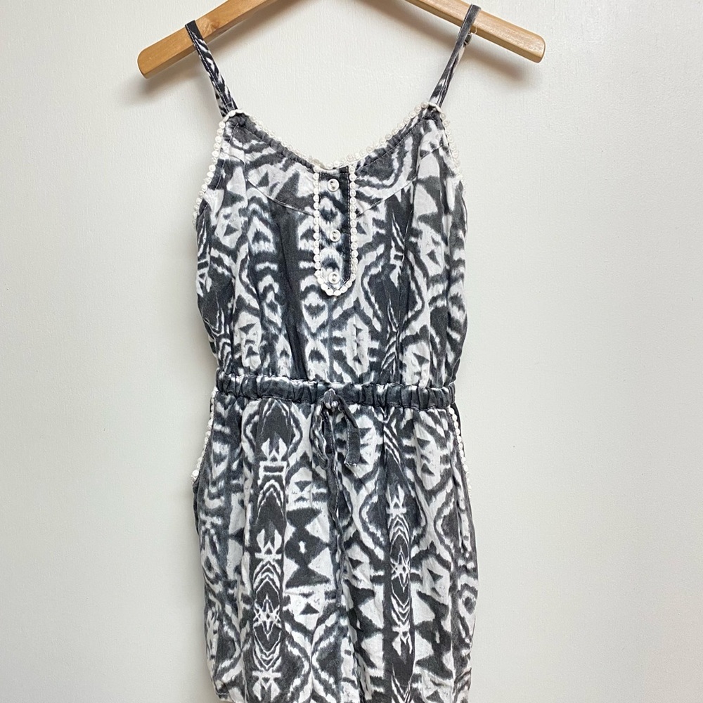 Japna kids gray white romper girls size‎ 8